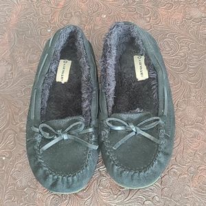 Girl's black moccasin slippers